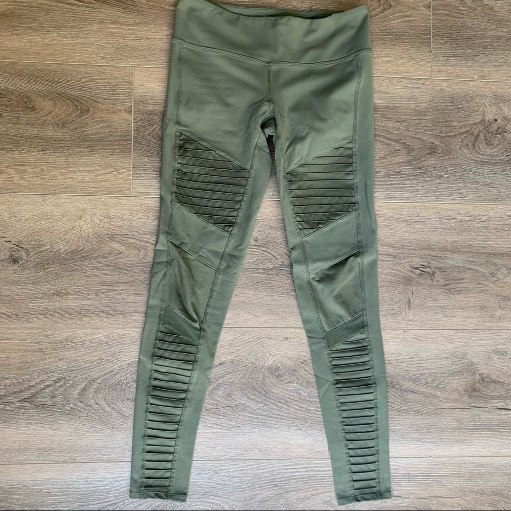 Alo Yoga Moto Leggings Army Green - Gem